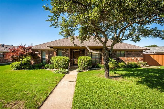 1004 Ledgemont Dr in Plano, TX - Building Photo