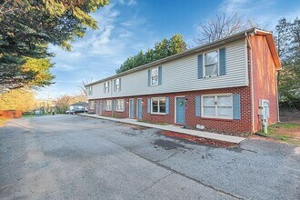 177 18th St NW in Hickory, NC - Building Photo - Building Photo