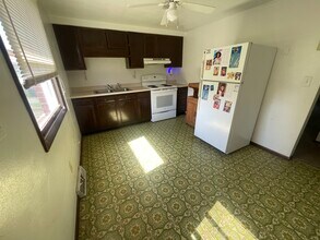 155 Garfield Way in Follansbee, WV - Foto de edificio - Building Photo