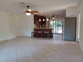 3224 Clark Dr in Sarasota, FL - Building Photo - Building Photo