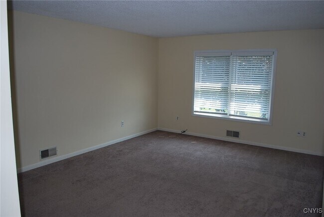 59 Skyline Dr in Oswego, NY - Building Photo - Building Photo