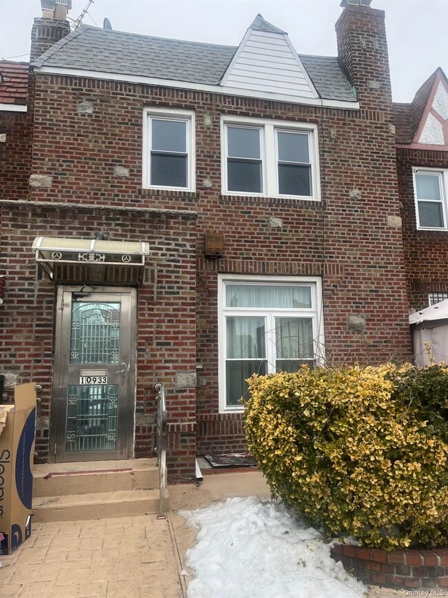 property at 250-23 88th Rd