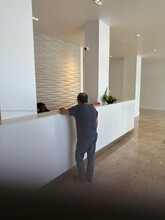 2201 S Ocean Dr in Hollywood, FL - Building Photo - Building Photo