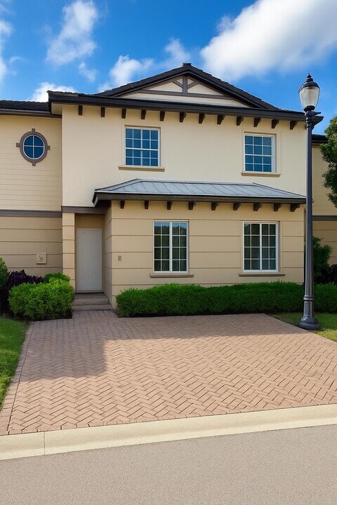 2007 Nassau Dr in Riviera Beach, FL - Building Photo