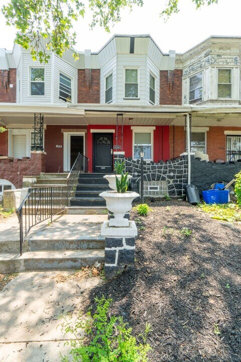 6124 Walnut St in Philadelphia, PA - Foto de edificio