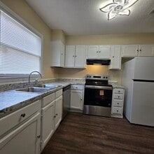 1900 Buck Ln in Albany, GA - Building Photo - Building Photo