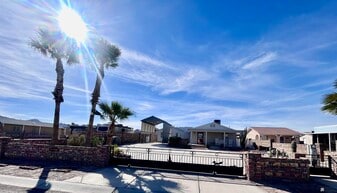 13407 E 55th St in Yuma, AZ - Building Photo