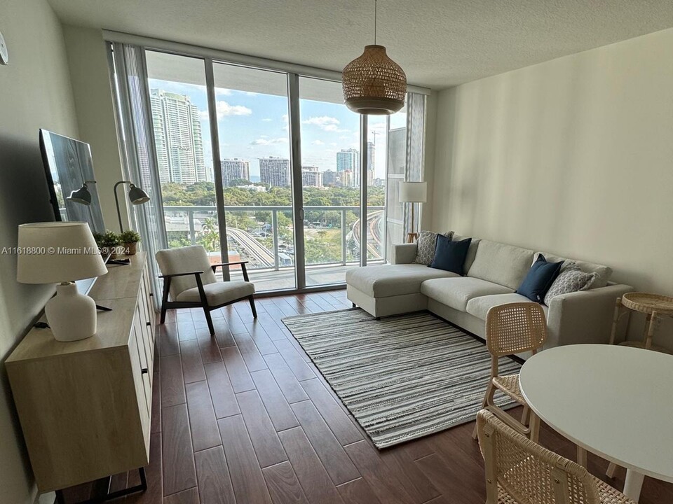 79 SW 12th St, Unit 1502-S in Miami, FL - Foto de edificio