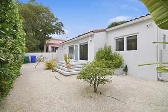 753 NE 82nd Terrace in Miami, FL - Building Photo - Building Photo