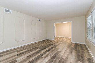 2325 Vorhof Dr in St. Louis, MO - Building Photo - Building Photo