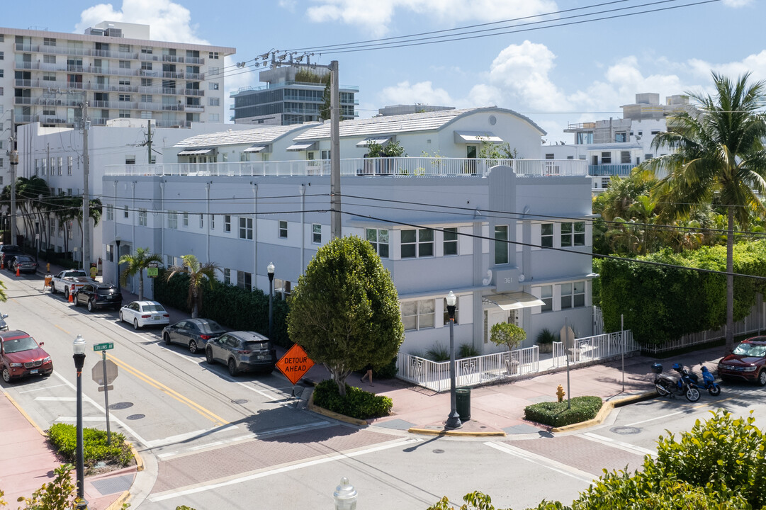 The President Condo in Miami Beach, FL - Building Photo