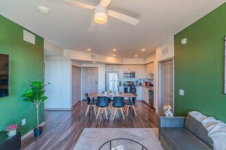 9600 W Georgia Ave in Glendale, AZ - Foto de edificio - Building Photo