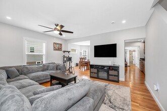 146 S Pleasant St in Haverhill, MA - Building Photo - Building Photo