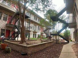 2216 San Gabriel St in Austin, TX - Building Photo