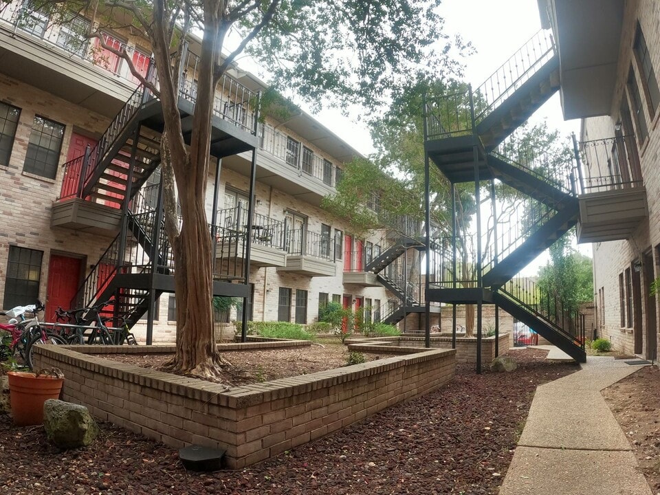 2216 San Gabriel St in Austin, TX - Building Photo