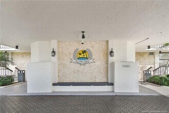 10680 S Ocean Dr in Jensen Beach, FL - Foto de edificio - Building Photo