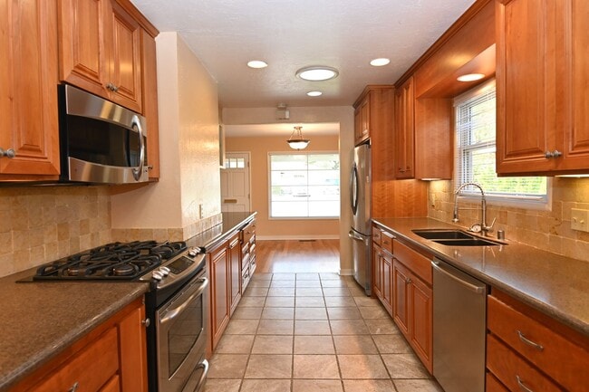 property at 470 MacArthur Ave