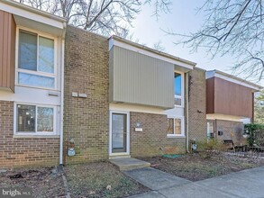 1759 Wainwright Dr, Unit 3 in Reston, VA - Building Photo - Building Photo