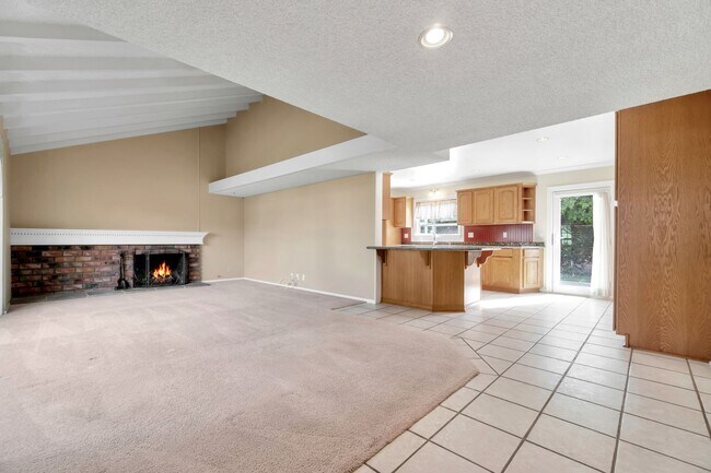 3116 Bostonian Dr in Los Alamitos, CA - Building Photo - Building Photo