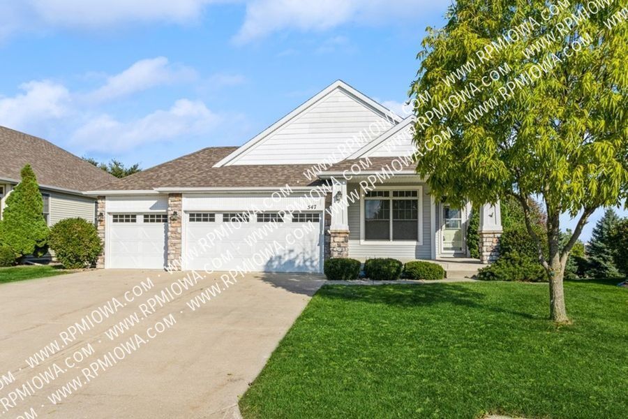 547 82nd St in West Des Moines, IA - Foto de edificio