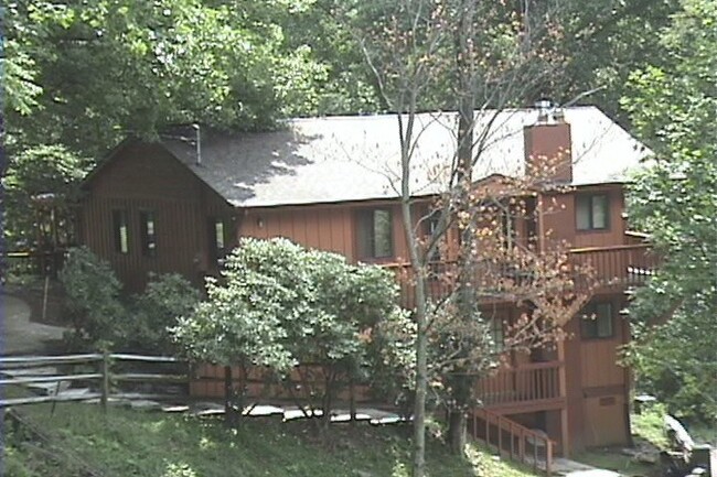 104 Greenwood Ln in Waynesville, NC - Building Photo - Building Photo