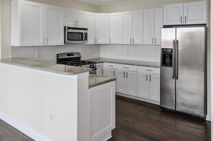 319 Grant Ave in Jersey City, NJ - Building Photo