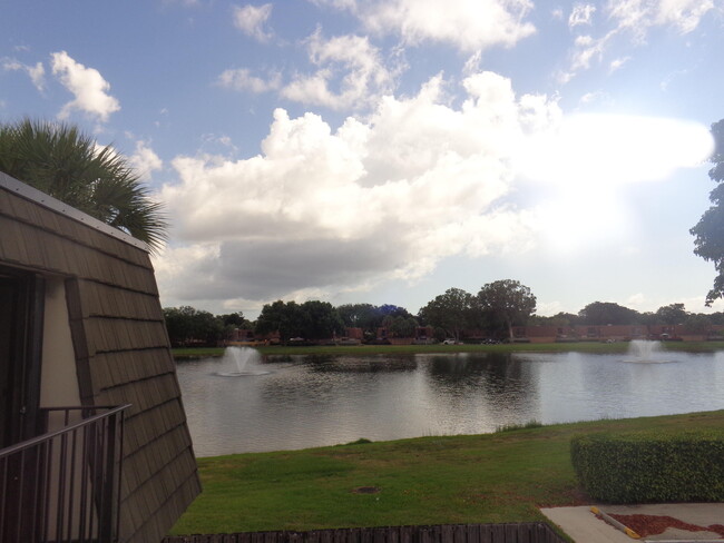1015 10th Way in West Palm Beach, FL - Building Photo - Building Photo