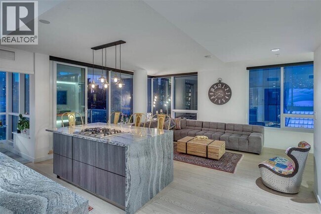 68 Smithe St in Vancouver, BC - Building Photo - Building Photo