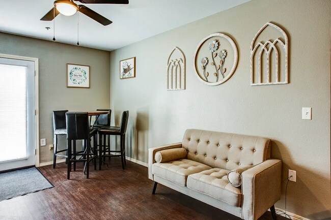 Mountain View Apartments in Fayetteville, AR - Building Photo - Building Photo