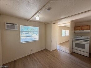 8205 Suncoast Dr in North Fort Myers, FL - Building Photo - Building Photo