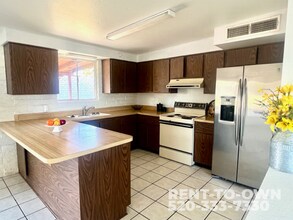 2328 W Las Lomitas in Tucson, AZ - Building Photo - Building Photo