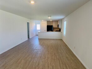 2210 Cyclone Dr in Lockhart, TX - Building Photo - Building Photo