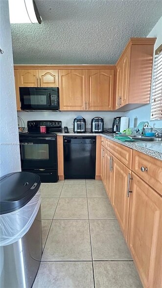 6060 W 21st Ct, Unit 604 in Hialeah, FL - Foto de edificio - Building Photo