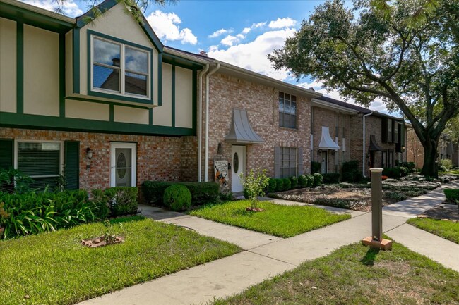 14113 Lost Meadow Ln in Houston, TX - Foto de edificio - Building Photo