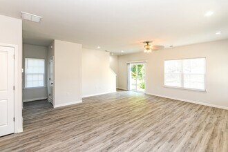 7121 Plott Rd in Charlotte, NC - Building Photo - Building Photo