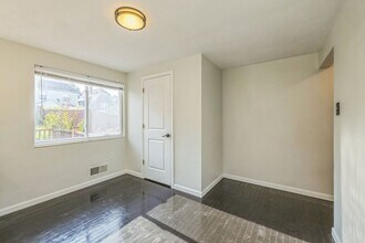 1611 Alverado Ave in Pittsburgh, PA - Foto de edificio - Building Photo