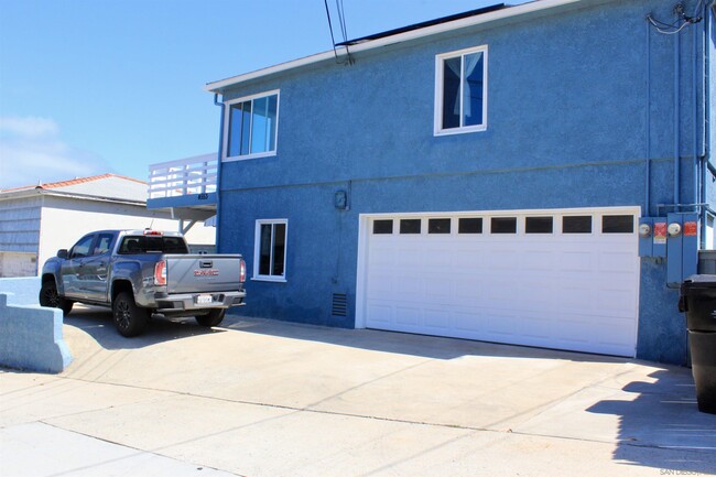 4551 Santa Monica Ave in San Diego, CA - Building Photo - Building Photo