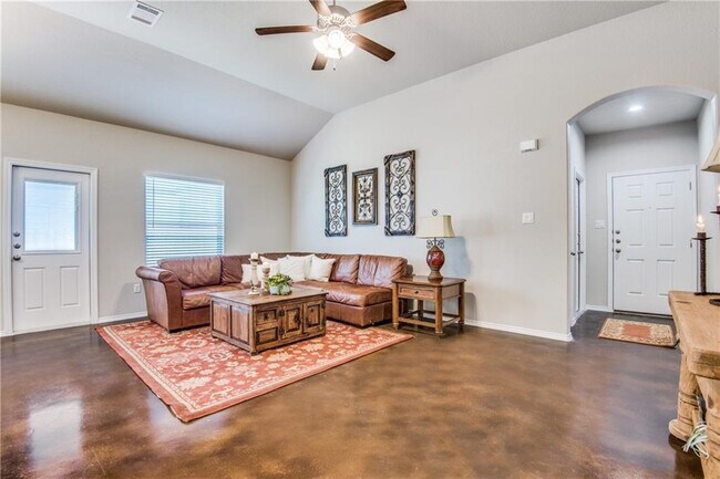 1114 Renee Way in Seguin, TX - Building Photo - Building Photo