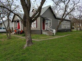 706 Fowzer St, Unit 706 in Taylor, TX - Building Photo