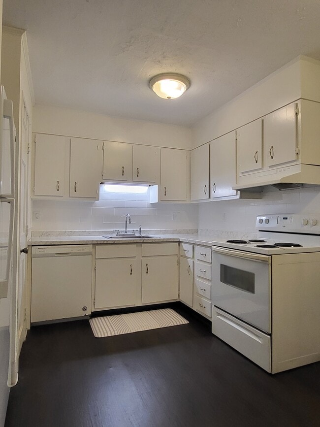 3 Chapel Hill Dr