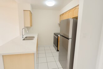 300 Ray Lawson Blvd in Brampton, ON - Building Photo - Building Photo