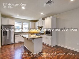 134 Ganesha Cmn in Livermore, CA - Building Photo