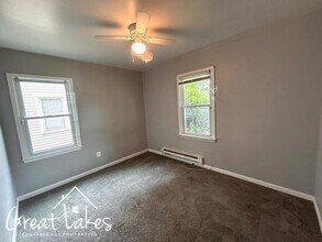 18784 Roscommon St in Harper Woods, MI - Building Photo - Building Photo