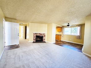 4031 S Warner St in Tacoma, WA - Foto de edificio - Building Photo