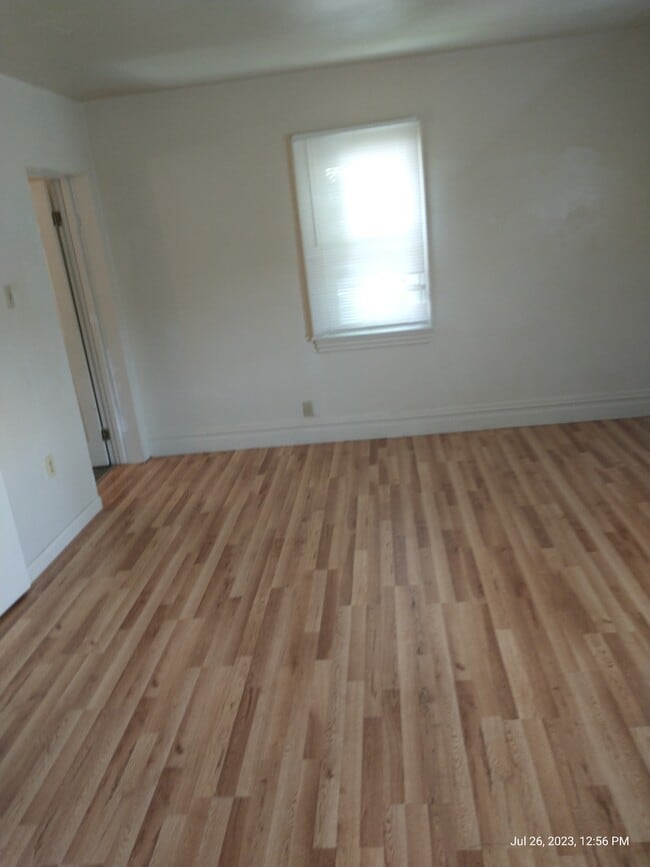 1458 Penn Ave, Unit 2nd floor in New Brighton, PA - Building Photo - Building Photo