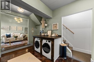 296 Queen St S in Mississauga, ON - Building Photo - Building Photo