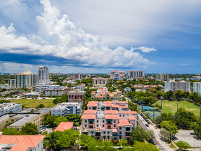 Village Park in Coral Gables, FL - Building Photo - Building Photo