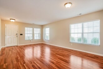 124 Georgetowne Dr in Clayton, NC - Building Photo - Building Photo