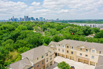 1402 Parker Lane #4 in Austin, TX - Building Photo - Building Photo