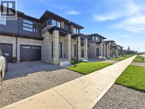 763 Bradford Ave in Fort Erie, ON - Foto de edificio - Building Photo